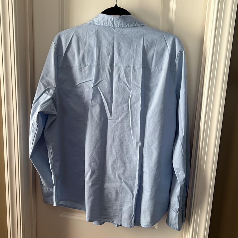 Light blue button down shirt long sleeves - Picture 2 of 6